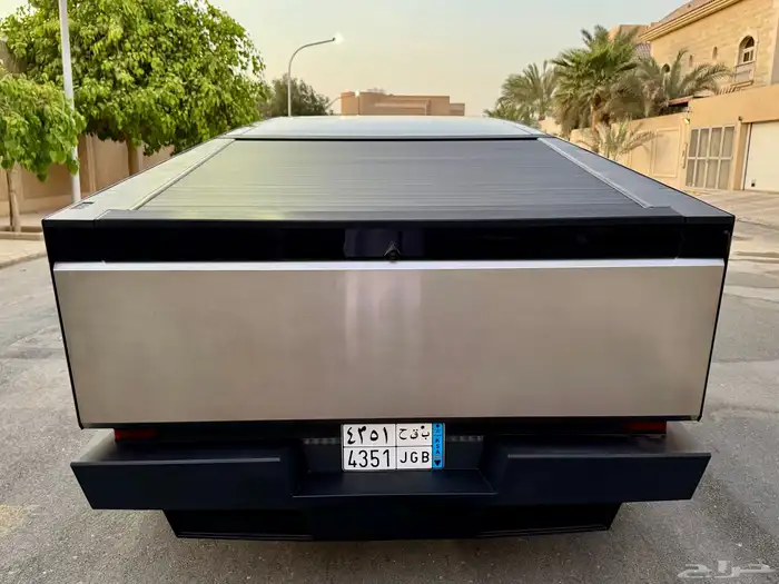 سايبر تراك تسلا Foundation 11