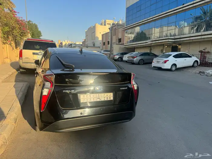 تويوتا بريوس 2018 فل كامل Toyota Prius 2018 3