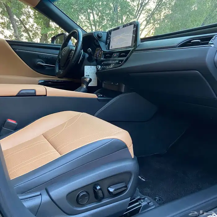 لكزس ES 350 CC موديل 2023 ممشى 59 ألف أسود سعودي - وكالة 18