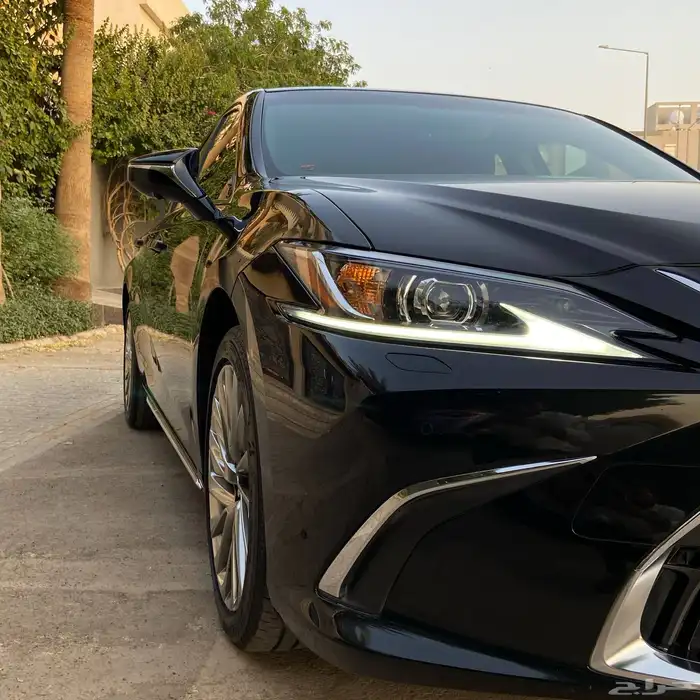 لكزس ES 350 CC موديل 2023 ممشى 59 ألف أسود سعودي - وكالة 13