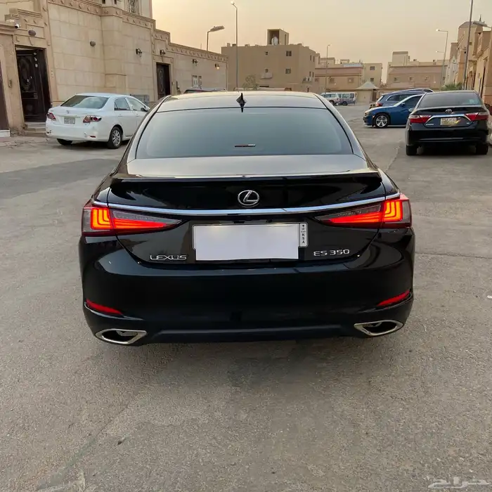لكزس ES 350 CC موديل 2023 ممشى 59 ألف أسود سعودي - وكالة 5