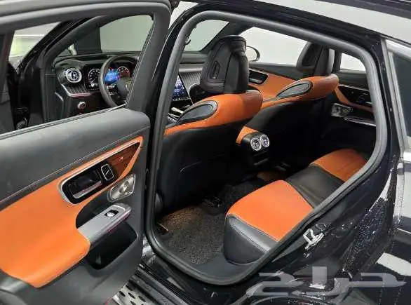مرسيدس GLC 300 كوبية موديل 2024 الميموني للاستيراد بكوريا 9
