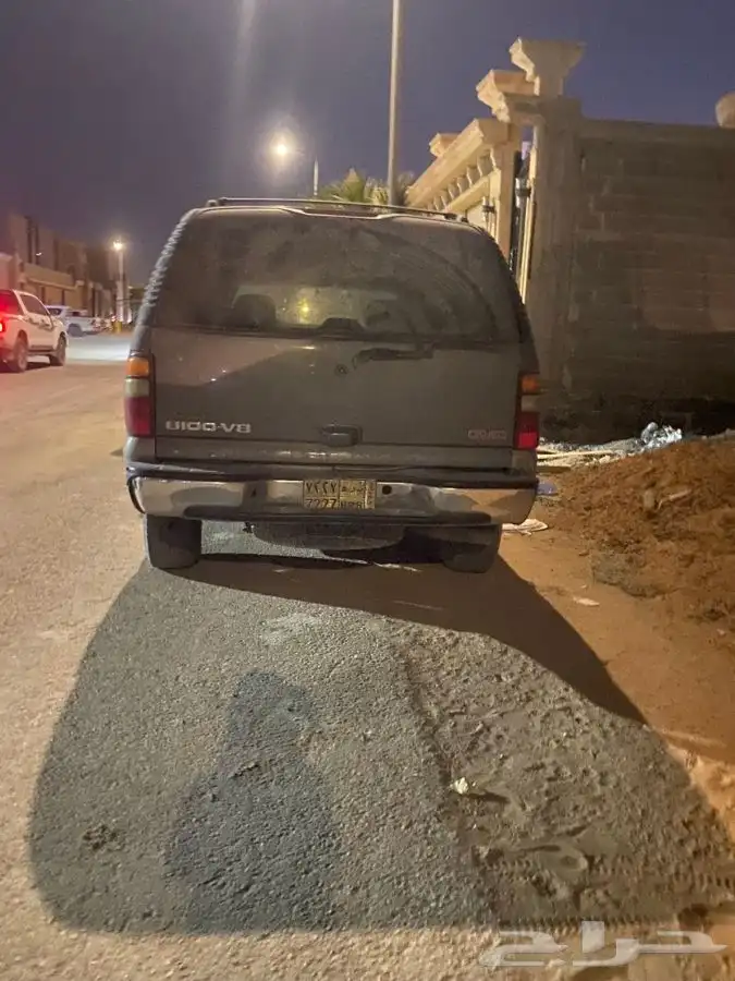 جمس 8100مديل 2001 نضيف مكينه وقير مطوف 10 يبيله 1800 استمار 2