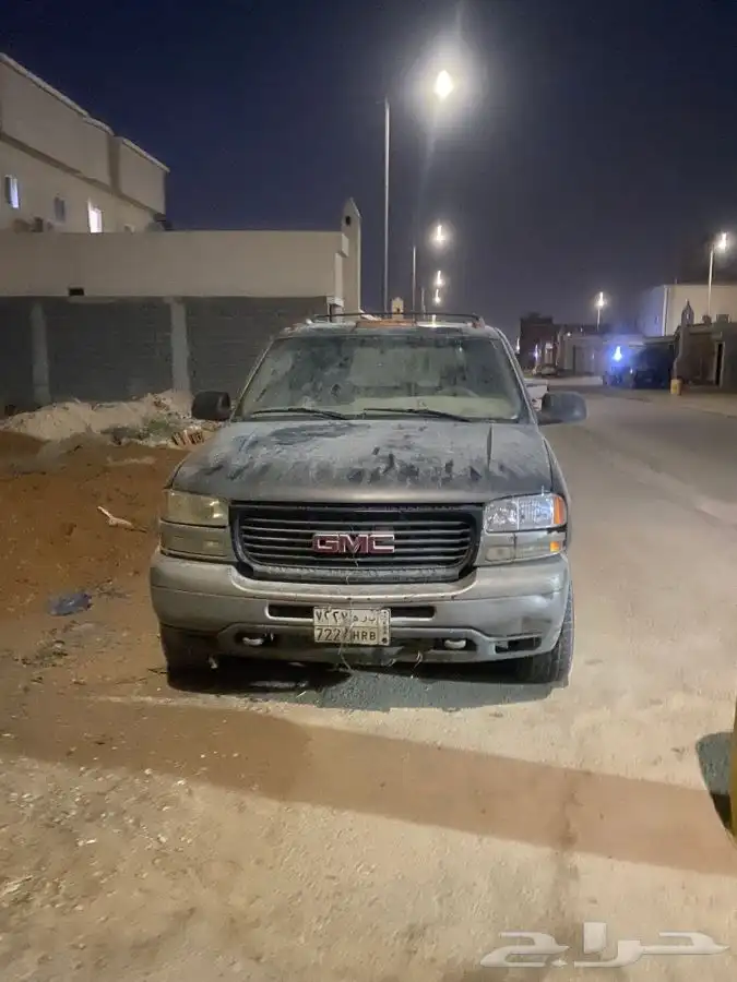 جمس 8100مديل 2001 نضيف مكينه وقير مطوف 10 يبيله 1800 استمار 0