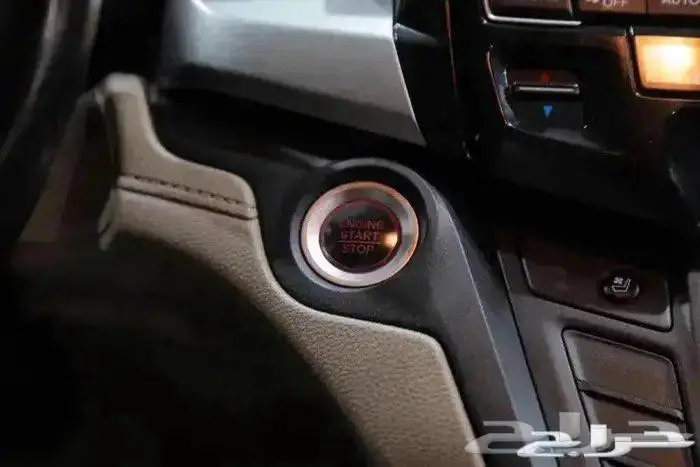 هوندا اوديسي فل كامل فتحة سقف جلد ستة سلندر موديل 2019 16