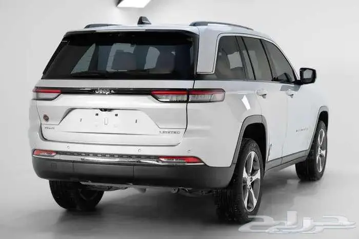 جيب جراند شروكي لمتيد - لمتيد بلس 2023 3