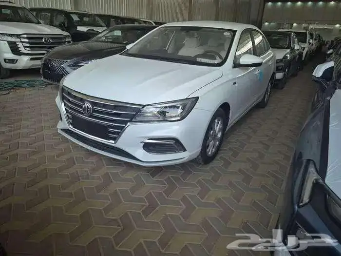 ام جى 5 استندر 2025 1