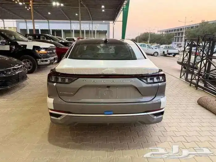 فورد تورس تيتانيوم فل كامل بنزين 2026 سعودي صيانه مجانيه 9