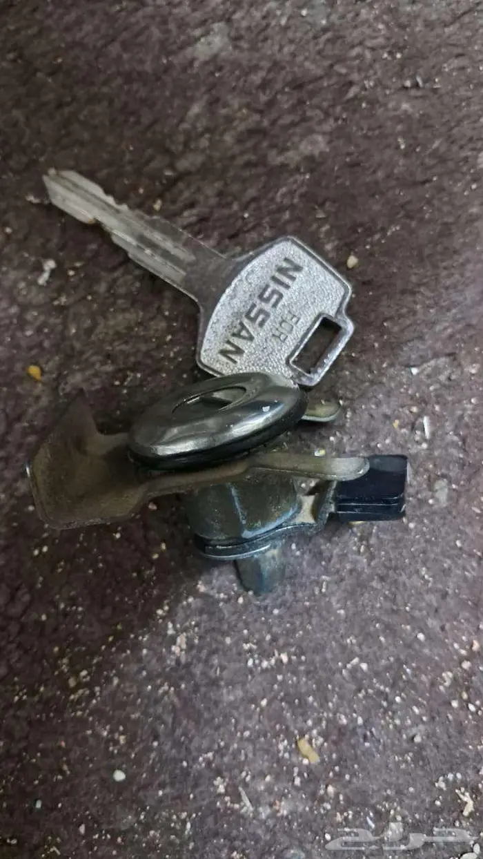 للبيع قطع ددسن 78 قديم غليون من مديل 79 وتحت كل القطع فيه 6