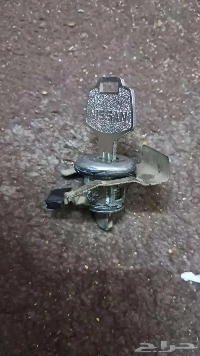 للبيع قطع ددسن 78 قديم غليون من مديل 79 وتحت كل القطع فيه 8