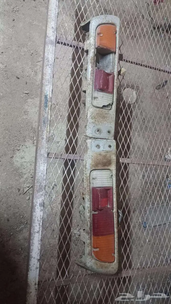 للبيع قطع ددسن 78 قديم غليون من مديل 79 وتحت كل القطع فيه 45