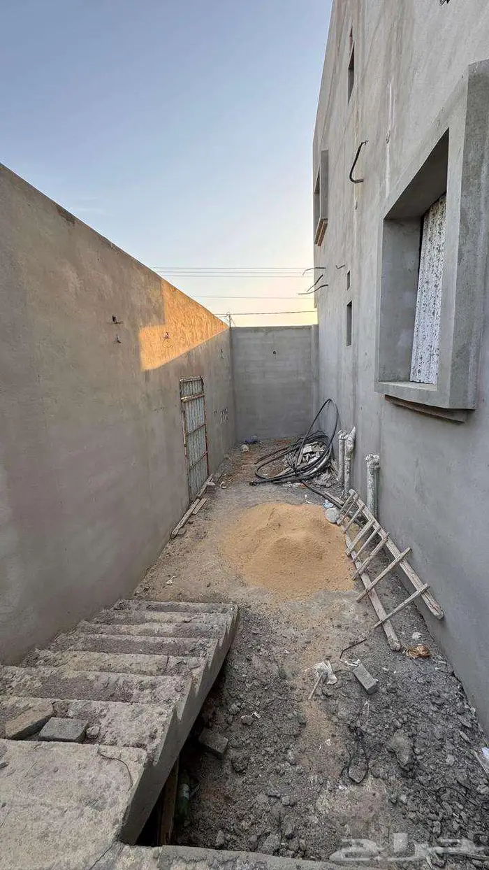 للبيع بيت بحوش كبير ومزرعة وعمارة عظم على 4 واجهات بالطائف 19