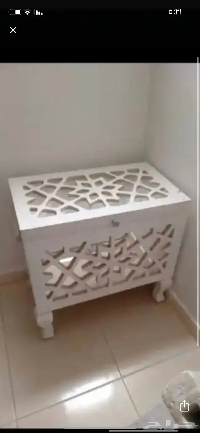 دولاب ينفتح من فوق ونظيف ومساحته زينه 0