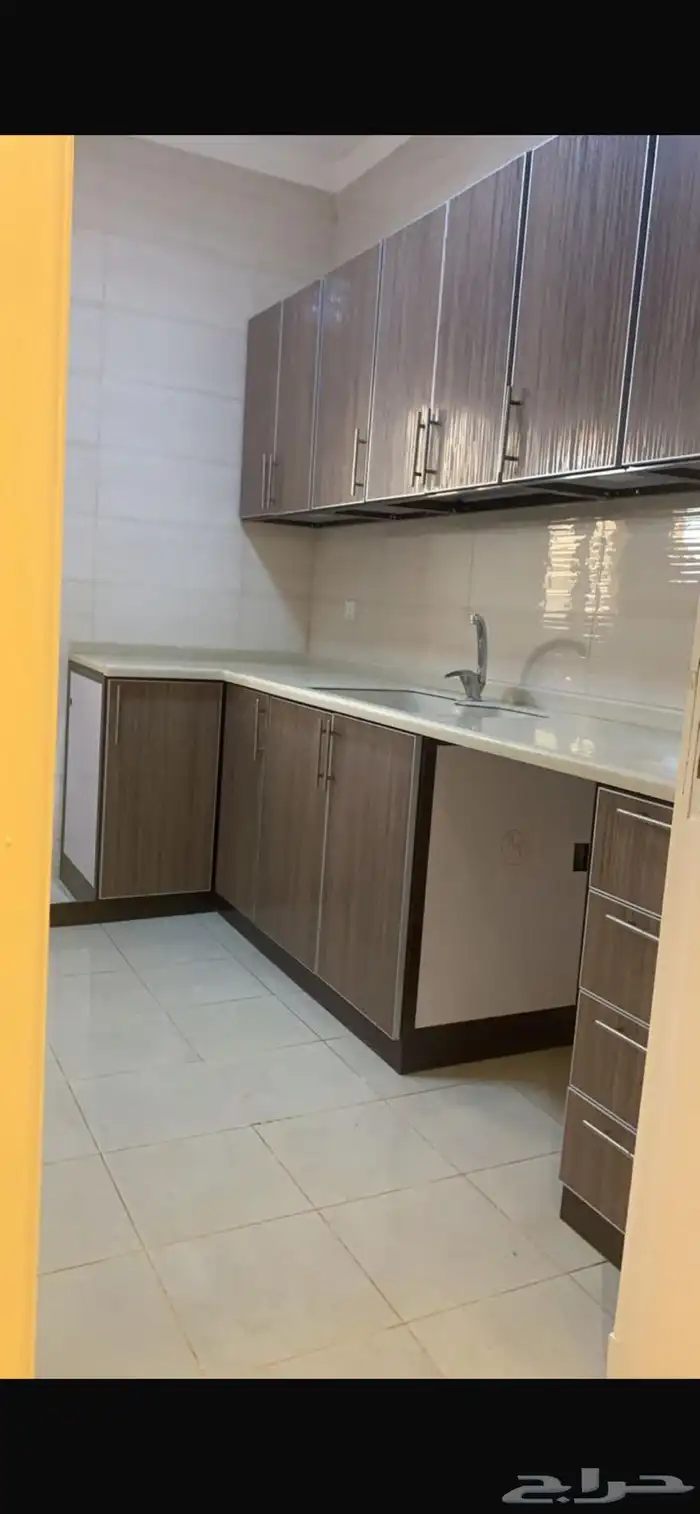 للبيع عماره حي الصفاء نظيفة جدا مكونا من 14 شقة 11