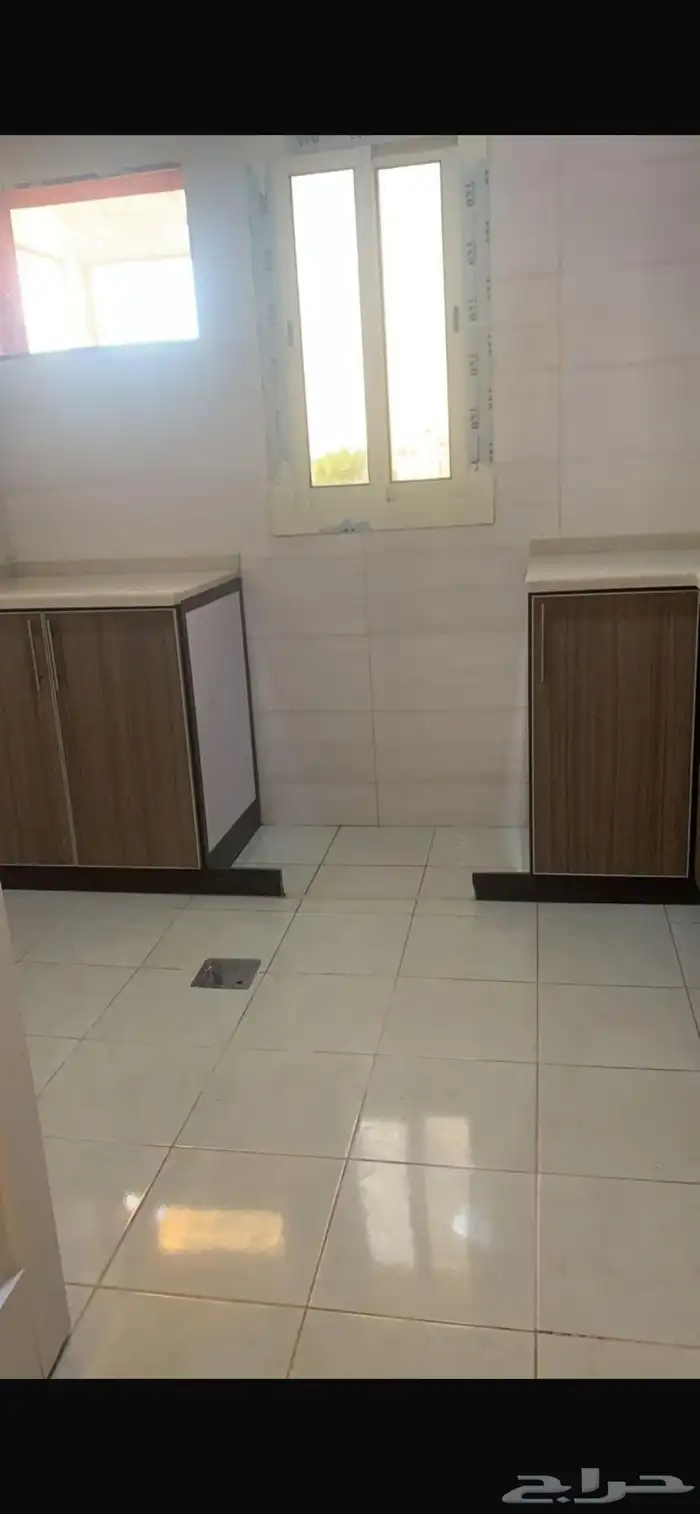 للبيع عماره حي الصفاء نظيفة جدا مكونا من 14 شقة 10