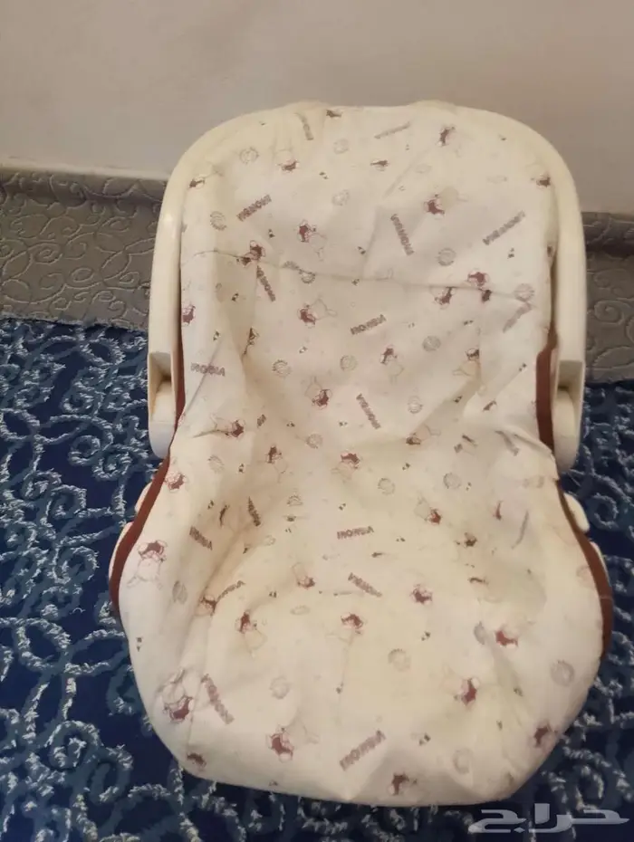 كرسى هزاز وسرير أطفال جونيور 1