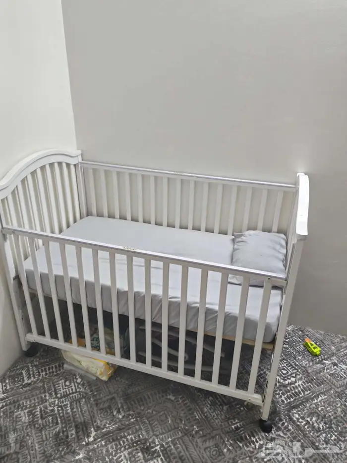 طاوله وسرير اطفال 0