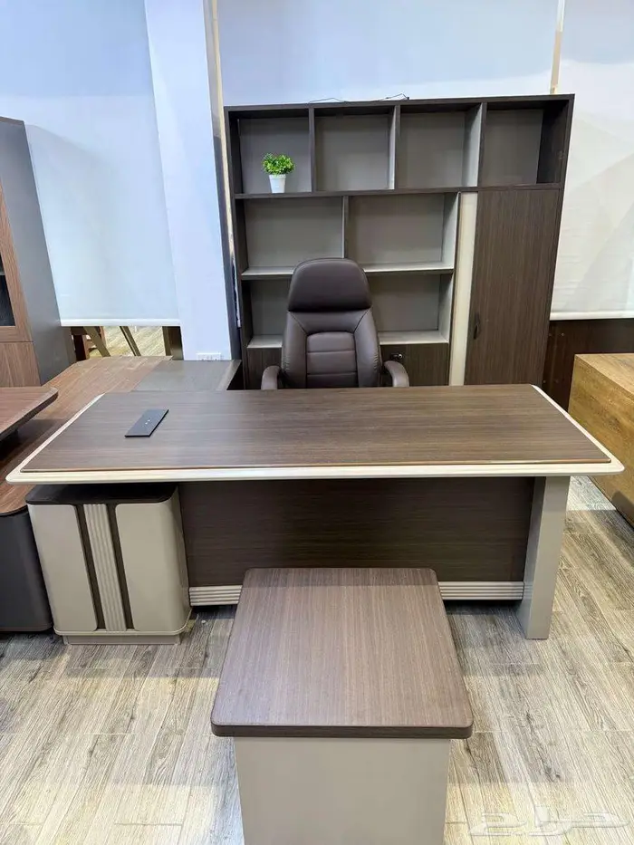 اثاث مكتبي مكاتب مدير طقم مودرن فخم كبير (يوم الوطني خصم) 4