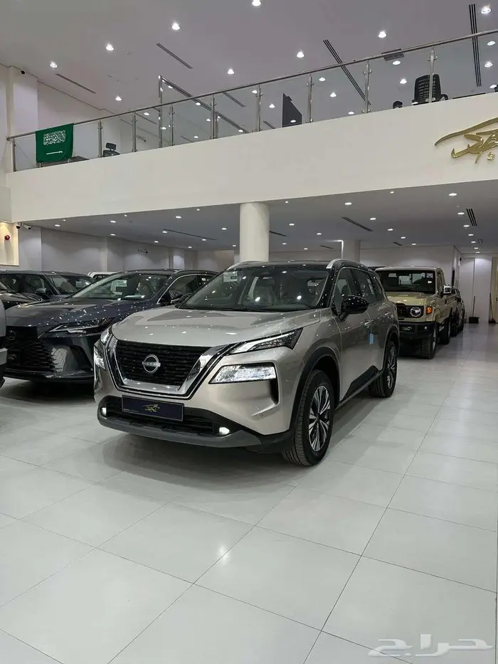 نيسان اكس تريل SV بلس 2025 كاش وتقسيط جميع البنوك 1