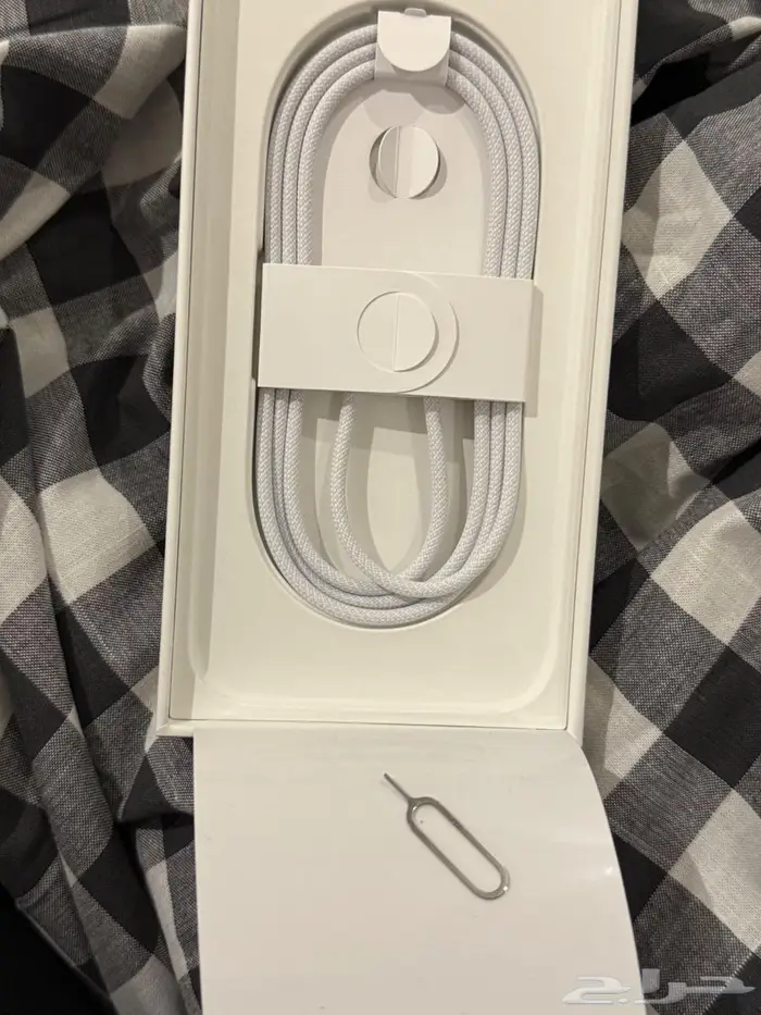 ايفون 16 برو ماكس نظيف جدا (شبه جديد) 6