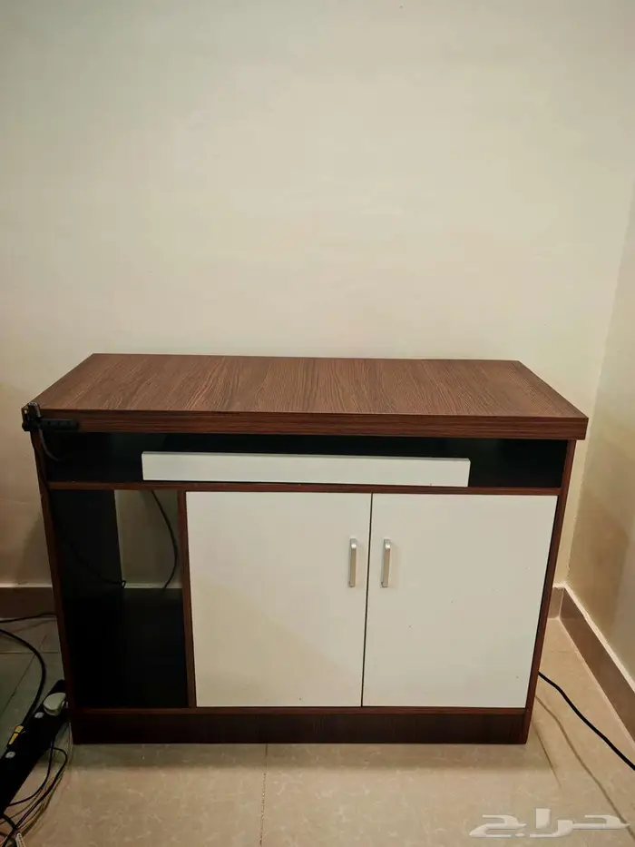 مكتب صغير للبيع شبه جديد 0