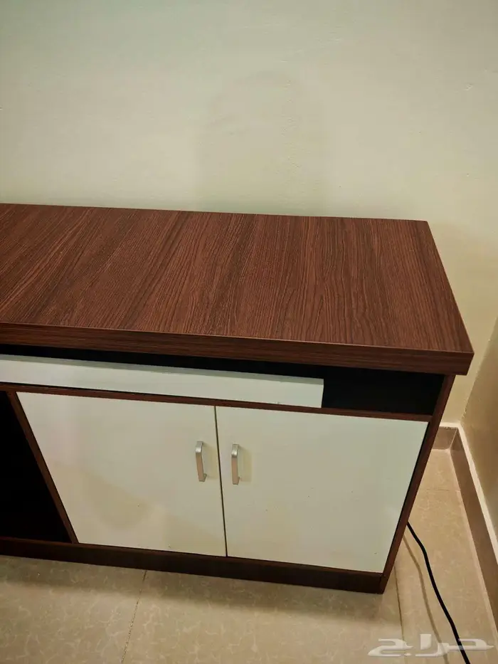 مكتب صغير للبيع شبه جديد 4