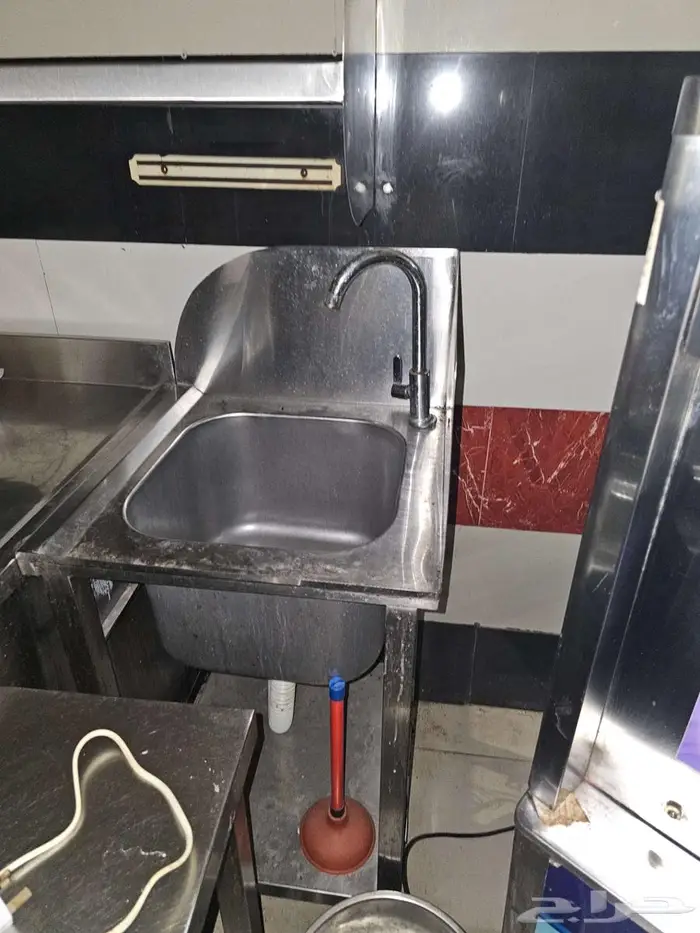 عدة مطعم للبيع 1
