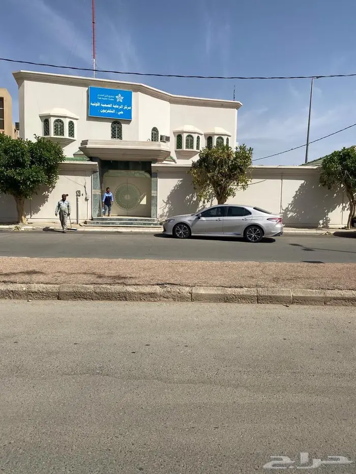 فله مؤجره مستوصف بشرق المجمع 0