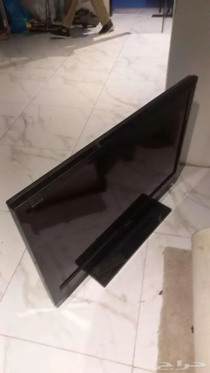 عندي شاشتين شاشه 59 بوصه وشاشه 65 بوصه للبيع ععلى السوم 1