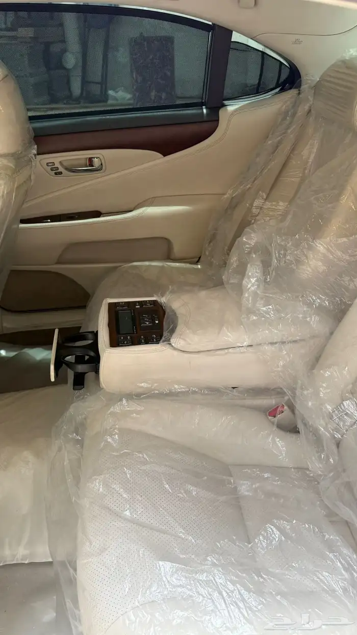 للكزس LS460. 2012 12