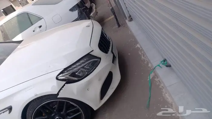 اجعلها لامعة مع بلاك كات رش وسمكرة السيارات 1