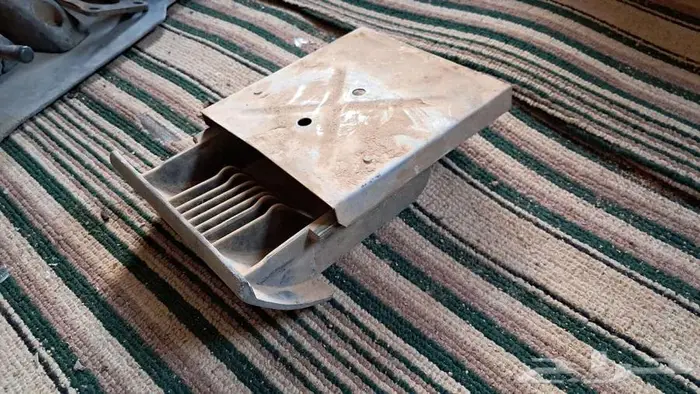 للبيع قطع ددسن 78 قديم غليون من مديل 79 وتحت كل القطع فيه 19