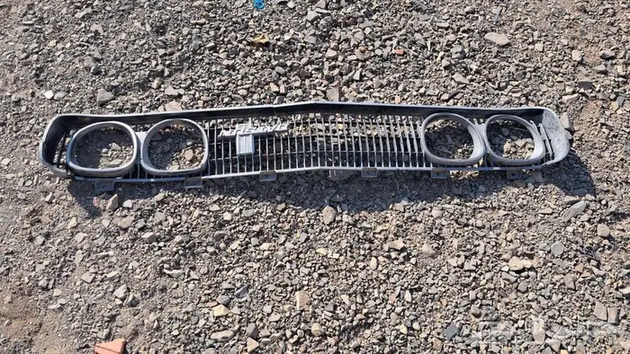 للبيع قطع ددسن 78 قديم غليون من مديل 79 وتحت كل القطع فيه 5