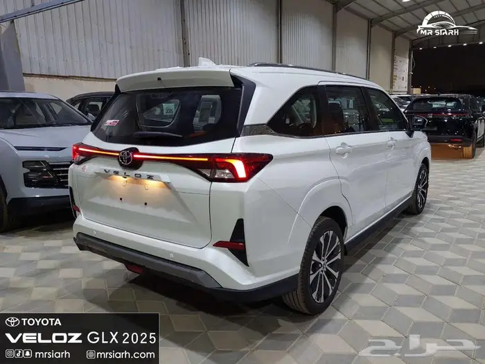 تويوتا فيلوز GLX بنزين 2025 3