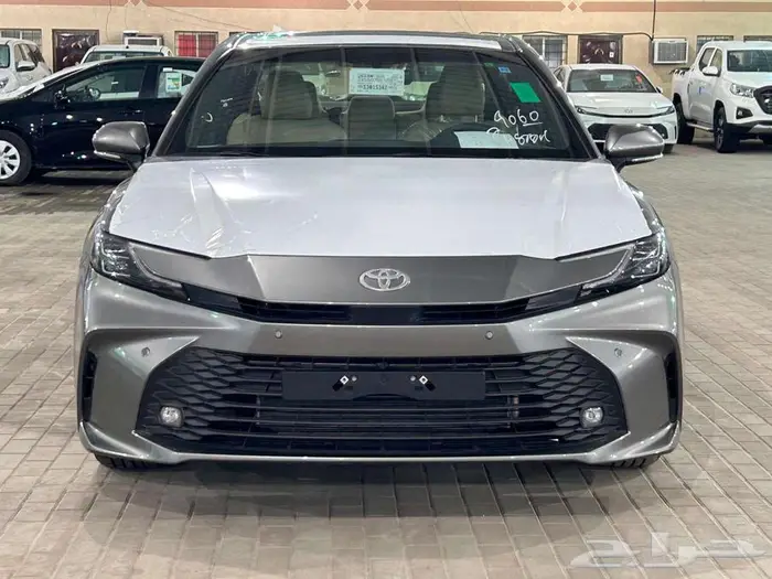 تويوتا كامري 2025 LE نص فل بنزين 3