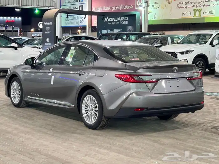 تويوتا كامري 2025 LE نص فل بنزين 9