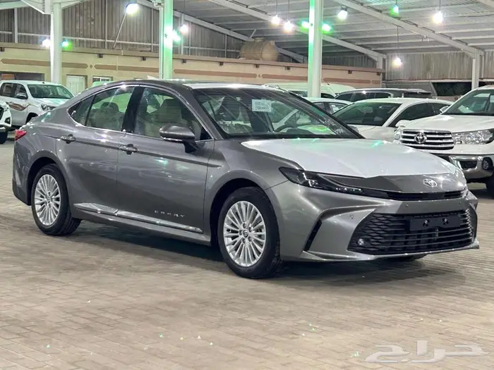 تويوتا كامري 2025 LE نص فل بنزين 4