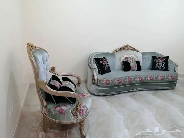 كنب كلاسيك 10