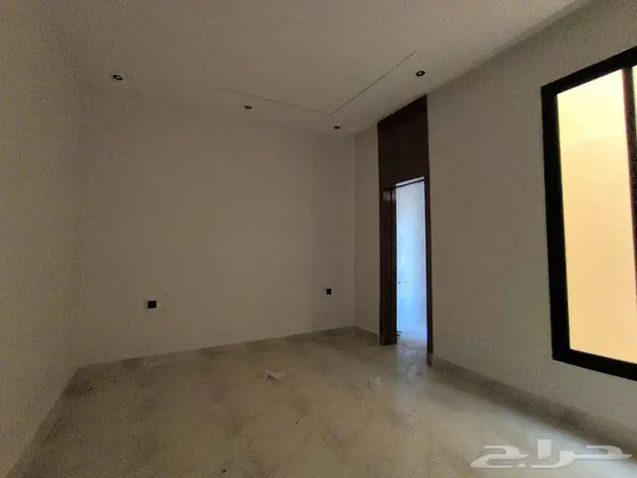 للبيع دور علوي مع شقه حي طويق 4