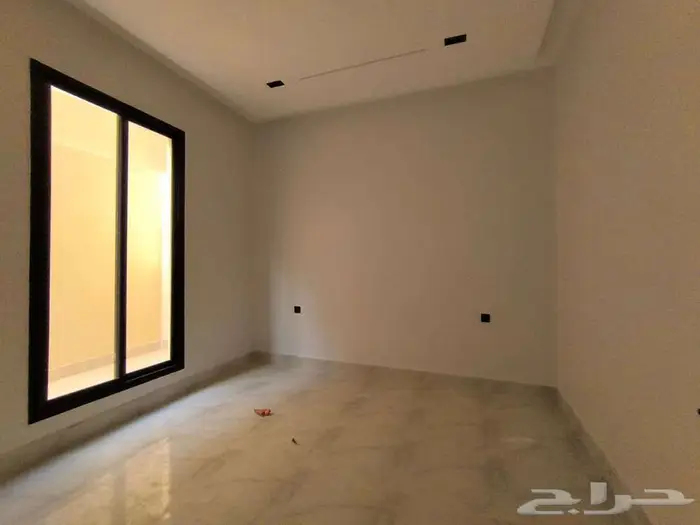 للبيع دور علوي مع شقه حي طويق 8