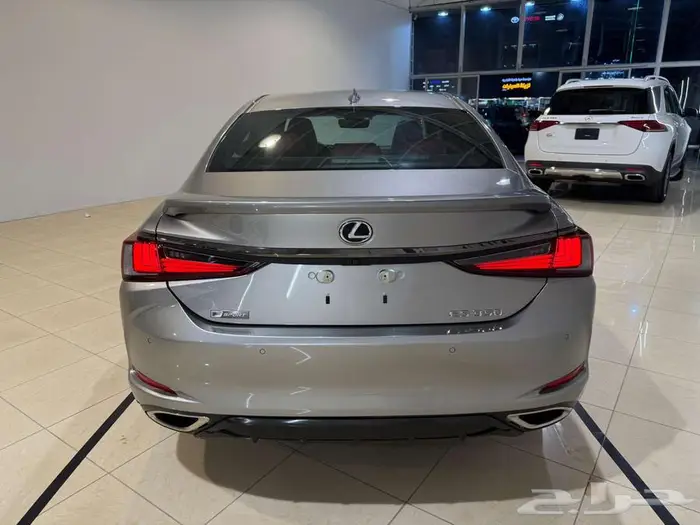 2021 لكزس ES 350 F SPORT 3