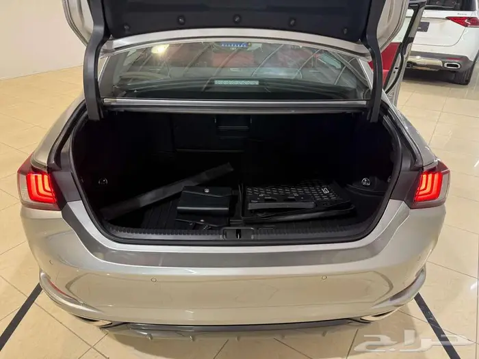 2021 لكزس ES 350 F SPORT 25