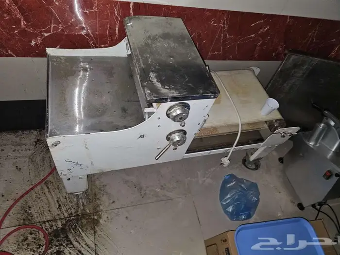 عدة مطعم للبيع 7