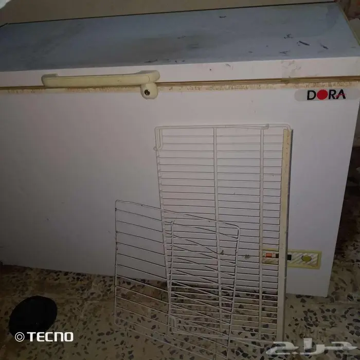 فريزر للبيع فيه شي بسيط خربان قطعة الغيار ب 35 تقريبا 2