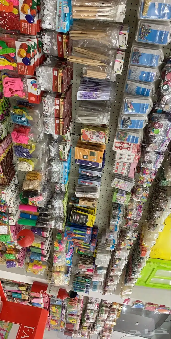 بضاعة مكتبه وارفف محل للبيع 1