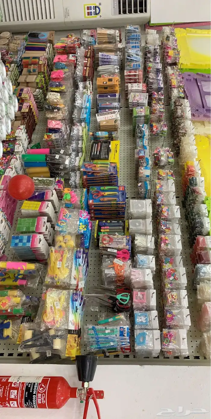 بضاعة مكتبه وارفف محل للبيع 7