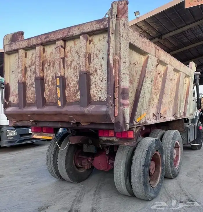 للبيع قلاب سفس بوز شد بلد موديل 1982 0