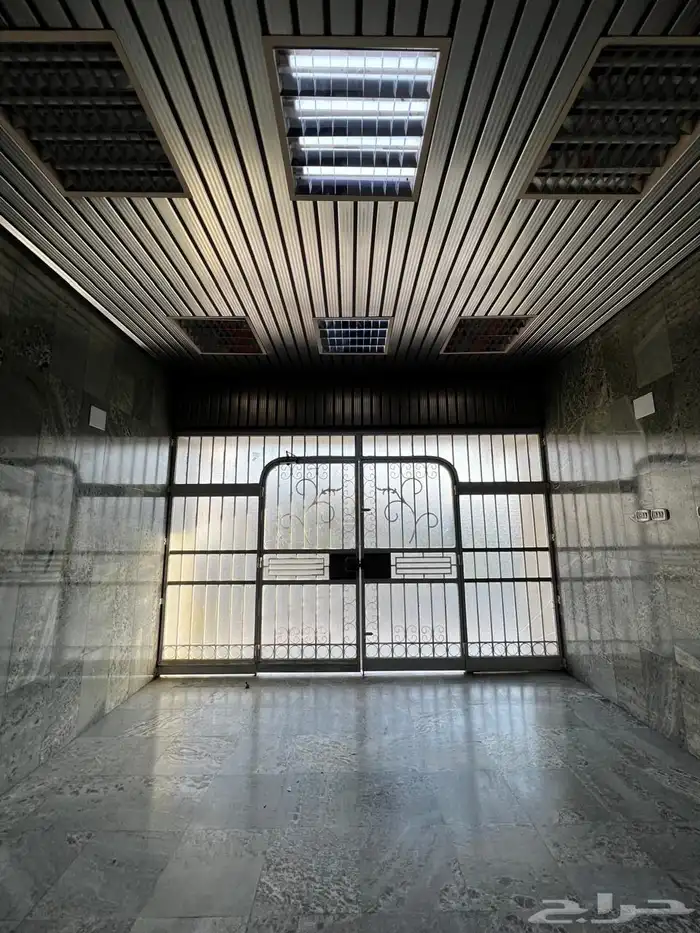 عمارة سكنية مميزة على شارعين للبيع . 1