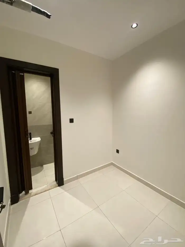 شقه للبيع خمس غرف 1