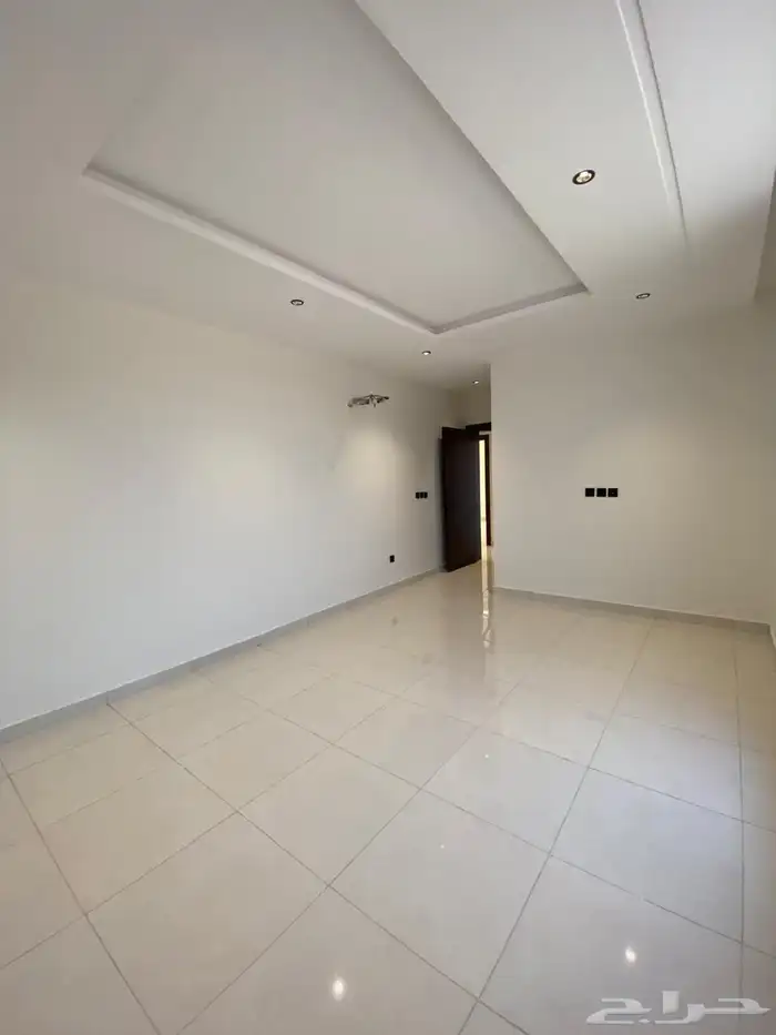 شقه للبيع خمس غرف 4